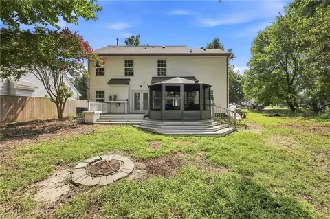 Exterior - 127 Baker Farm Dr, Hampton, VA 23666 photo 5 of 6