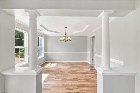 Entry Way - 127 Baker Farm Dr, Hampton, VA 23666 photo 2 of 6