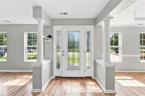 Entry Way - 127 Baker Farm Dr, Hampton, VA 23666 photo 1 of 6