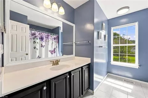 Bath - 127 Baker Farm Dr, Hampton, VA 23666 photo 10 of 10