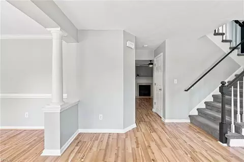 Entry Way - 127 Baker Farm Dr, Hampton, VA 23666 photo 3 of 6