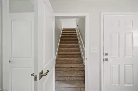 Entry Way - 3132 Benefit Rd, Chesapeake, VA 23322 photo 3 of 3