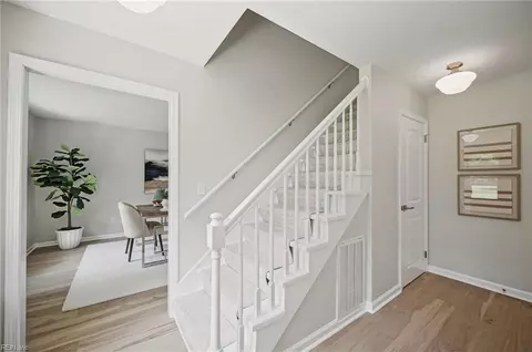 Entry Way - 3132 Benefit Rd, Chesapeake, VA 23322 photo 2 of 3