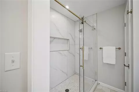 Bath - 3132 Benefit Rd, Chesapeake, VA 23322 photo 4 of 6