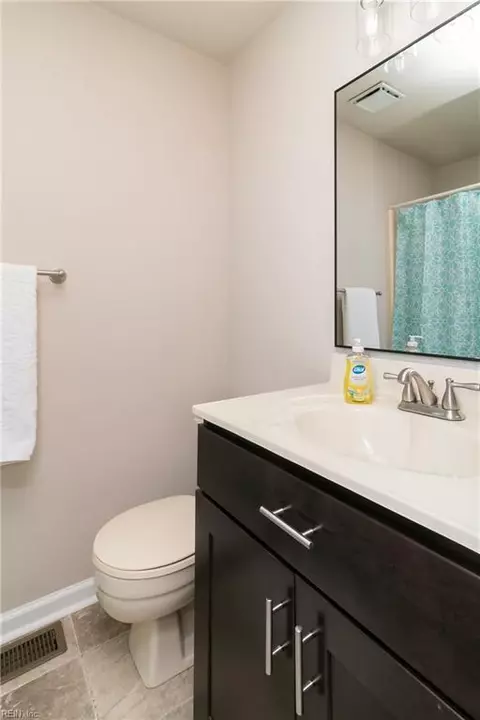 Bath - 4737 Eldon Ct, Virginia Beach, VA 23462 photo 2 of 3