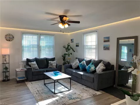 Living - 125 S Fourth St, Hampton, VA 23664 photo 1 of 2