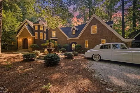 2530 Entrada Dr, Virginia Beach, VA 23456