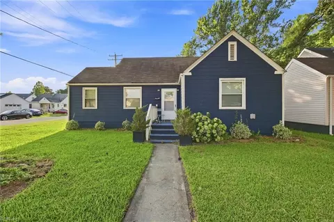 246 Sandpiper Dr, Portsmouth, VA 23704