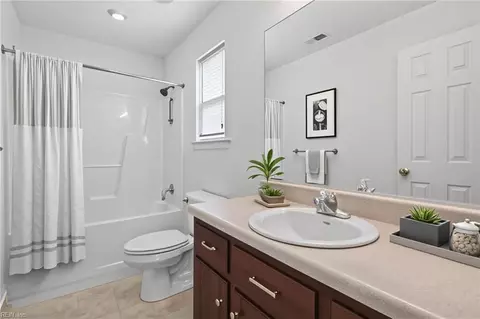 Bath - 1602 Shell Rd, Chesapeake, VA 23323 photo 3 of 5