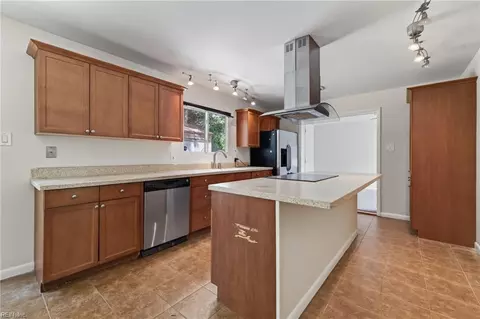 Kitchen - 533 Declaration Rd, Virginia Beach, VA 23462 photo 1 of 2