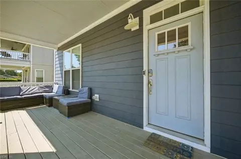 Exterior - 123 N Fourth St, Hampton, VA 23664 photo 3 of 7