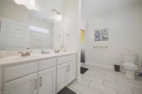Bath - 123 N Fourth St, Hampton, VA 23664 photo 1 of 4