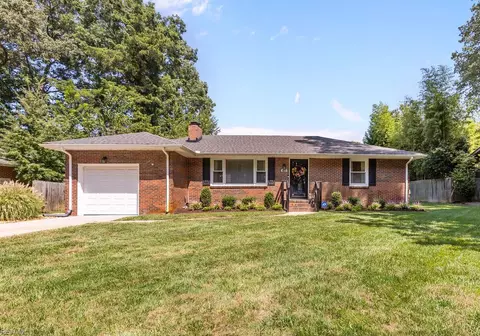 417 Mayflower Rd, Portsmouth, VA 23701