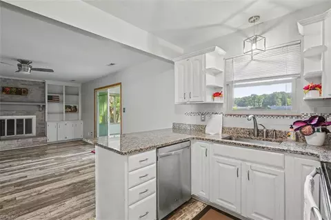 Kitchen - 1330 Coral Pl, Hampton, VA 23669 photo 3 of 3