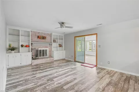 Living - 1330 Coral Pl, Hampton, VA 23669 photo 1 of 5