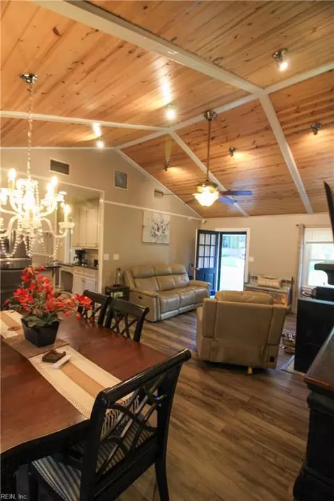 Dining - 2708 Meadow Dr W, Chesapeake, VA 23321 photo 2 of 4