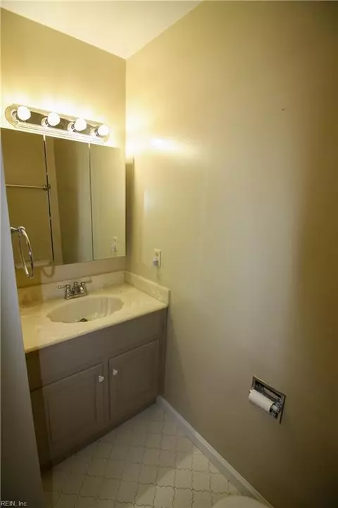 Bath - 2708 Meadow Dr W, Chesapeake, VA 23321 photo 3 of 5