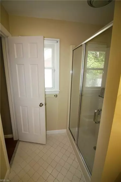 Bath - 2708 Meadow Dr W, Chesapeake, VA 23321 photo 1 of 5