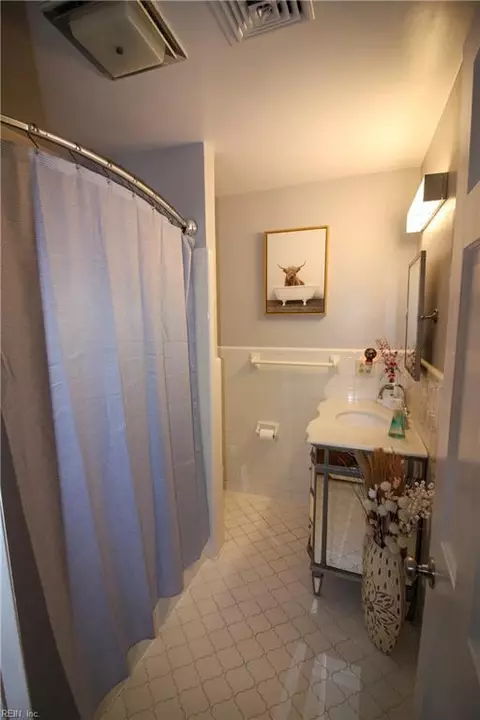 Bath - 2708 Meadow Dr W, Chesapeake, VA 23321 photo 4 of 5