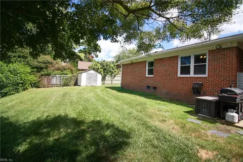 Exterior - 2708 Meadow Dr W, Chesapeake, VA 23321 photo 16 of 19