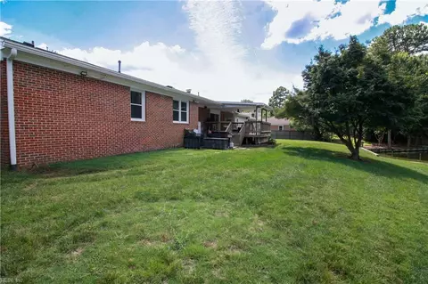 Exterior - 2708 Meadow Dr W, Chesapeake, VA 23321 photo 13 of 19