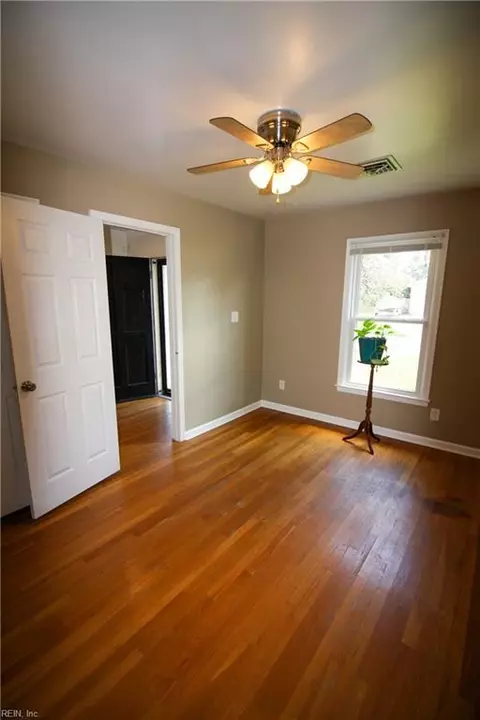 Bedroom - 2708 Meadow Dr W, Chesapeake, VA 23321 photo 5 of 6
