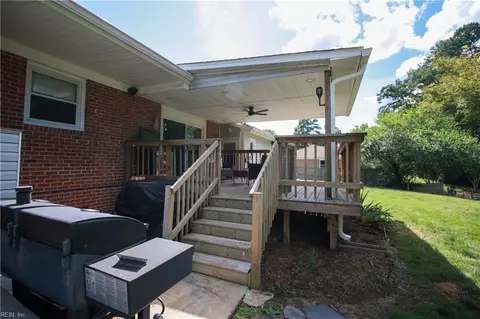 Exterior - 2708 Meadow Dr W, Chesapeake, VA 23321 photo 12 of 19