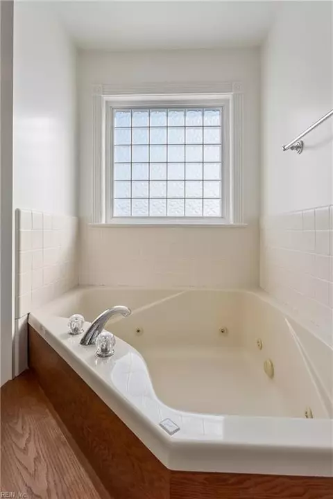 Bath - 1559 Buckley Hall Rd, Dutton, VA 23050 photo 3 of 4