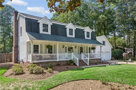 7 Bessies Landing Dr, Poquoson, VA 23662