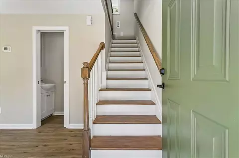 Entry Way - 3 E Davis Rd, Hampton, VA 23666 photo 1 of 3