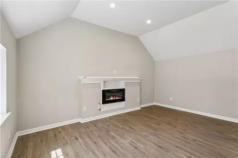 Living - 3 E Davis Rd, Hampton, VA 23666 photo 3 of 5