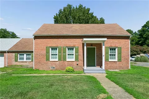 Exterior - 3 E Davis Rd, Hampton, VA 23666 photo 4 of 10