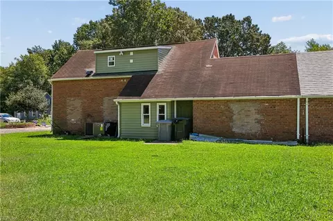 Exterior - 3 E Davis Rd, Hampton, VA 23666 photo 8 of 10