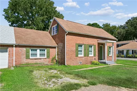 Exterior - 3 E Davis Rd, Hampton, VA 23666 photo 2 of 10