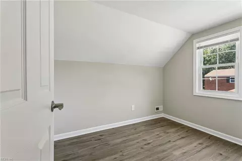 Bedroom - 3 E Davis Rd, Hampton, VA 23666 photo 5 of 6