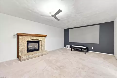 Living - 641 Edgewood Arch Arch, Chesapeake, VA 23322 photo 1 of 4