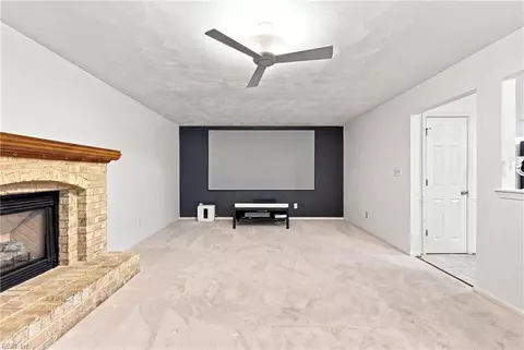 Living - 641 Edgewood Arch Arch, Chesapeake, VA 23322 photo 2 of 4