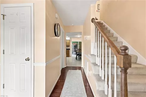 Entry Way - 641 Edgewood Arch Arch, Chesapeake, VA 23322 photo 2 of 9