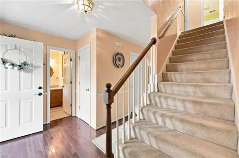 Entry Way - 641 Edgewood Arch Arch, Chesapeake, VA 23322 photo 3 of 9