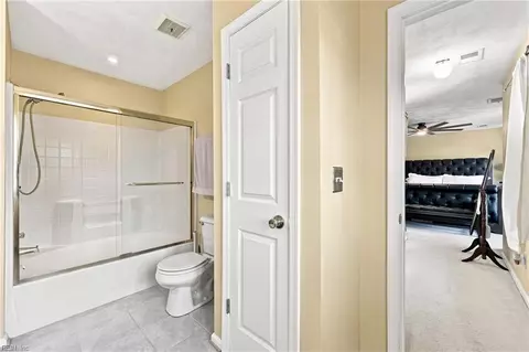 Entry Way - 641 Edgewood Arch Arch, Chesapeake, VA 23322 photo 9 of 9