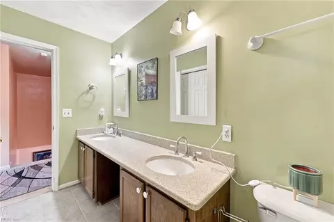 Bath - 641 Edgewood Arch Arch, Chesapeake, VA 23322 photo 4 of 7
