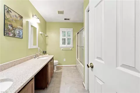Bath - 641 Edgewood Arch Arch, Chesapeake, VA 23322 photo 2 of 7