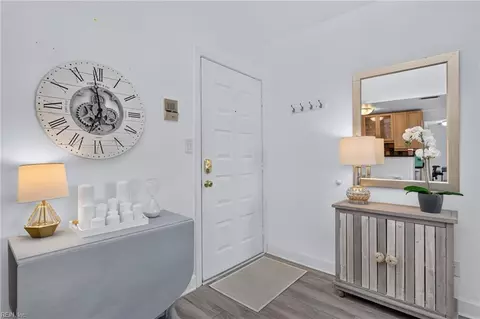 Entry Way - 3226 E Ocean View Ave #5, Norfolk, VA 23518 photo 2 of 3