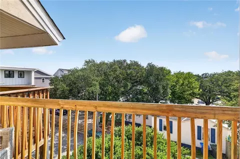 Exterior - 3226 E Ocean View Ave #5, Norfolk, VA 23518 photo 2 of 4