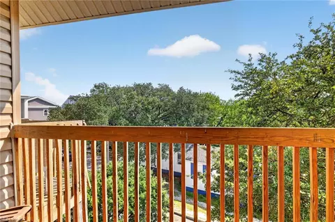 Exterior - 3226 E Ocean View Ave #5, Norfolk, VA 23518 photo 3 of 4