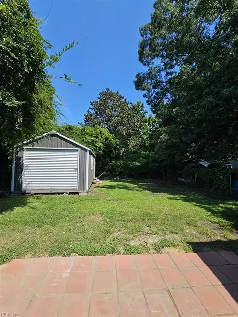 Exterior - 512 Smiley Rd, Hampton, VA 23663 photo 2 of 3