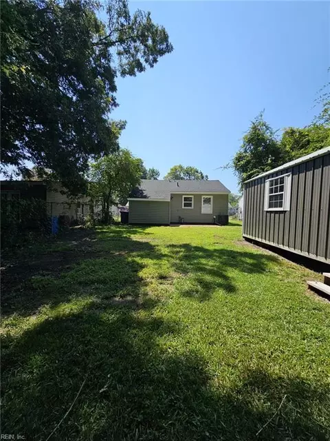Exterior - 512 Smiley Rd, Hampton, VA 23663 photo 3 of 3