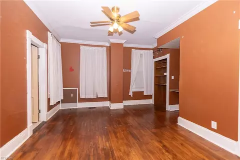 Living - 901 E Pembroke Ave, Hampton, VA 23669 photo 4 of 4