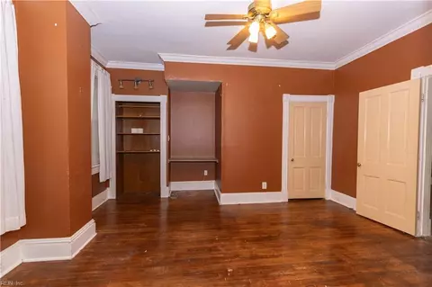 Bedroom - 901 E Pembroke Ave, Hampton, VA 23669 photo 5 of 12