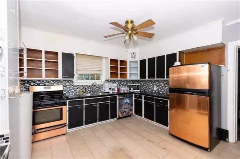 Kitchen - 901 E Pembroke Ave, Hampton, VA 23669 photo 2 of 2